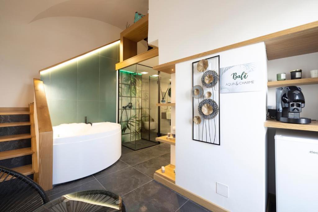 Bed and Breakfast Bali Aqua&Charme Гаэта Экстерьер фото